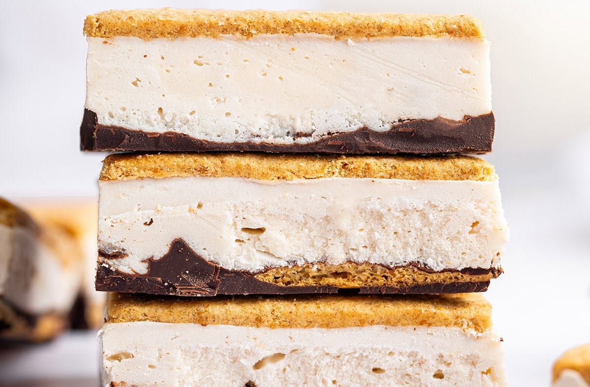 NO-BAKE REWARD: Irresistibly Creamy Frozen Delight for Summer!