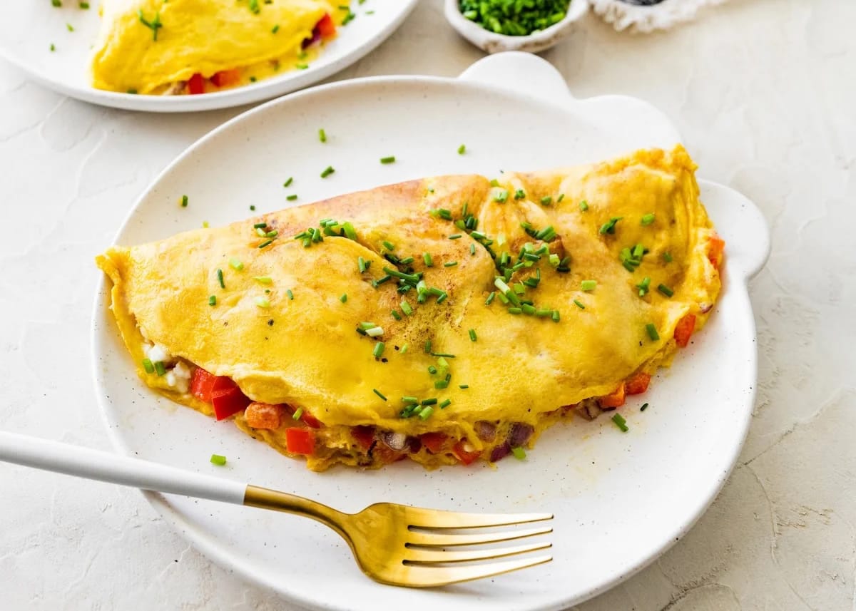 Fast Fuel: Fluffy High-Protein Cottage Cheese Omelette in Minutes!