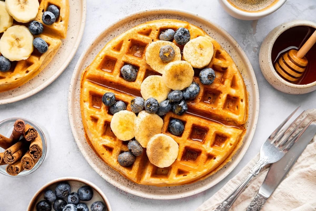 5-MIN FUEL: High-Protein Cottage Cheese Waffles for a Quick Breakfast!