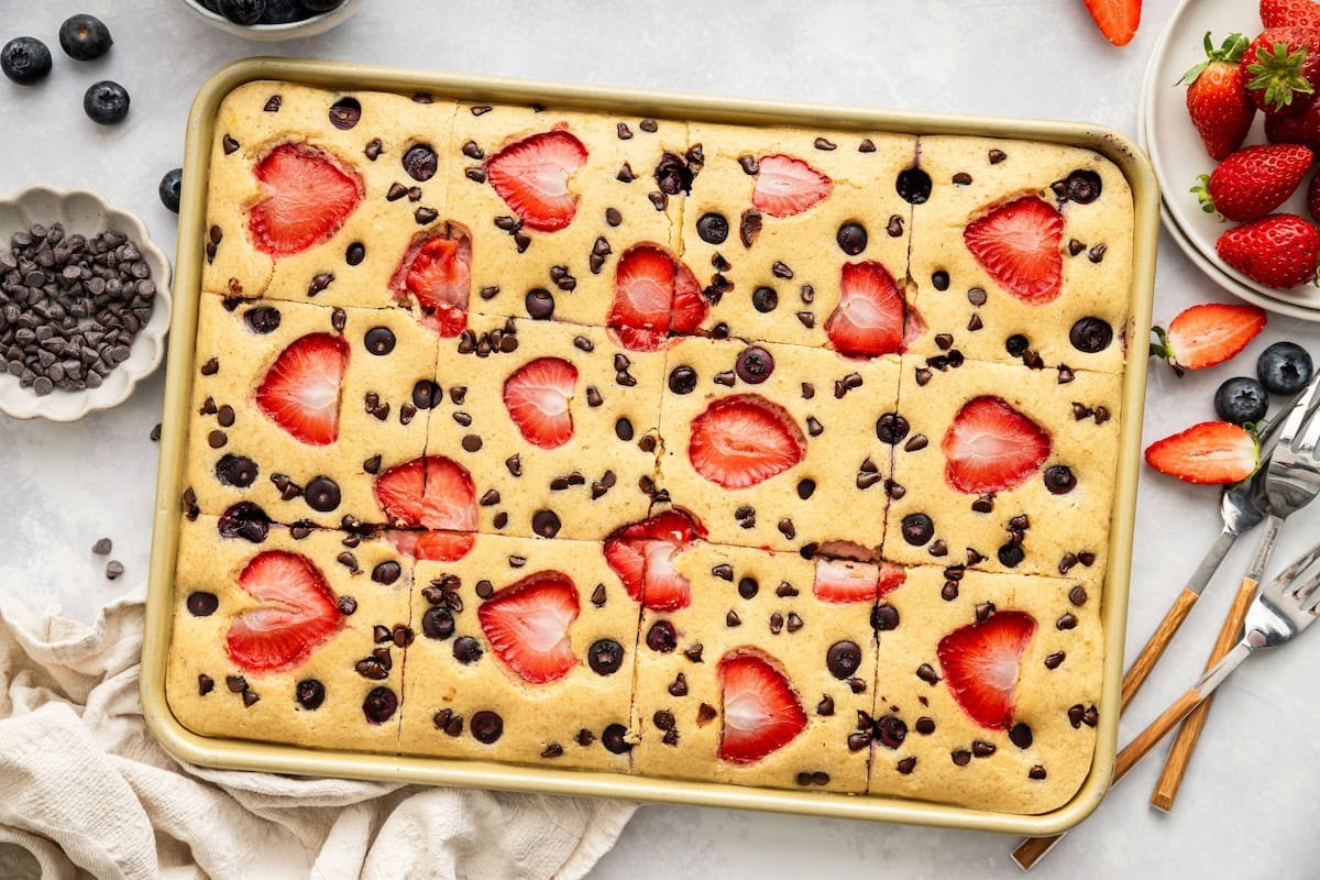 5-MIN FUEL: Kodiak Mix Sheet Pan Pancakes